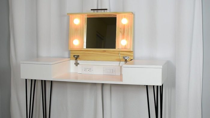 Diy vanity with mirror