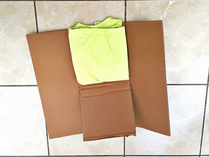 Diy shirt folding board